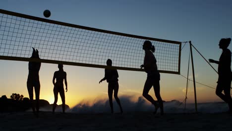 Weibliche-Volleyballspieler,-Die-Volleyball-4k-Spielen