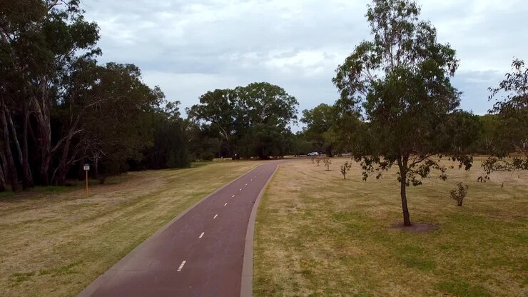 Cycle path and footpath Swan Valley Viveash, Western Australia, Australia