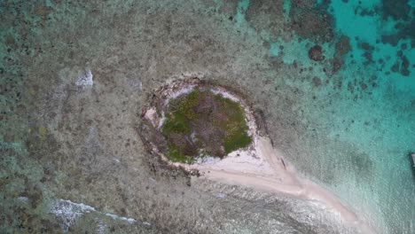 Tiro-De-Dron-Giratorio-De-Hermosas-Islas-De-La-Bahía-De-Utila,-Cayo-De-Agua,-Cayo-De-Utila,-Cayo-Joya-En-Atlantida,-Honduras