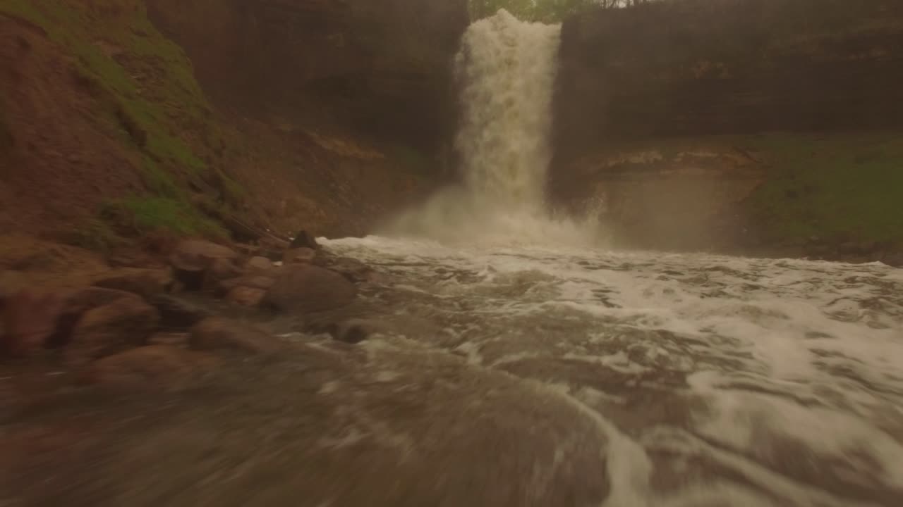 미네소타의 폭포와 강