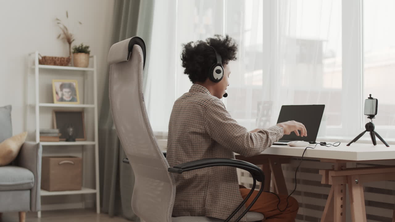 Teenager Winning Computer Game