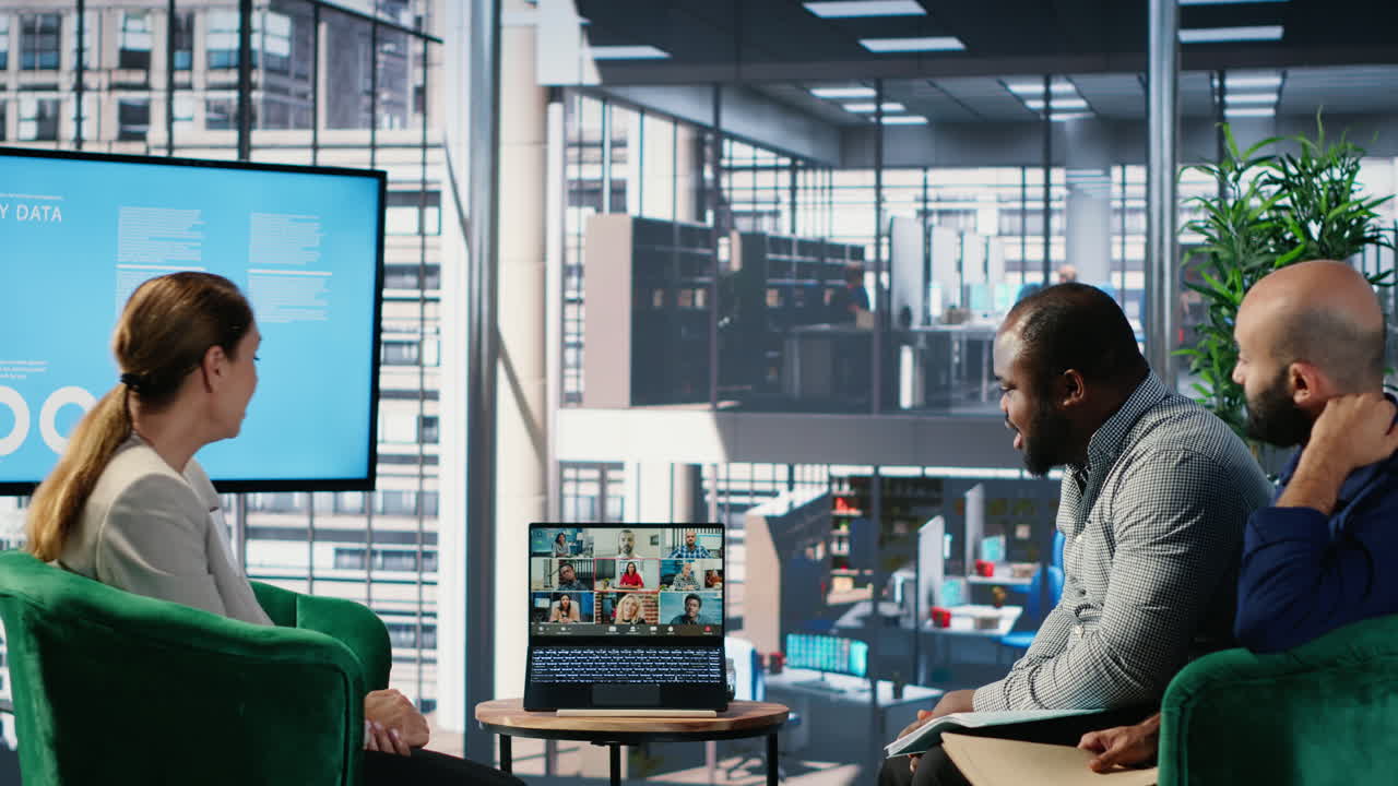 Vertical Video Remote meeting between corporate leaders for a professional discussion