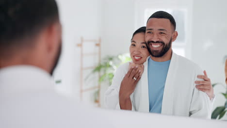 Amor,-Abrazo-Y-Feliz-Pareja-En-El-Baño.