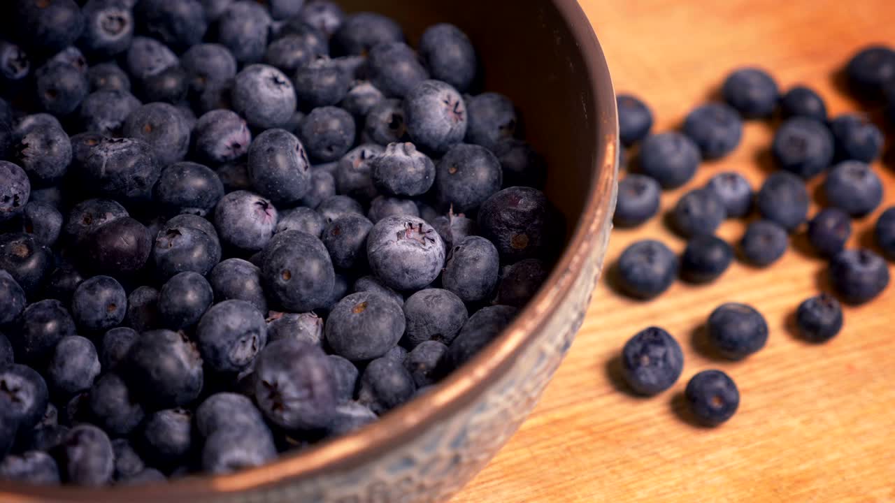 신선하게 뽑은 블루베리