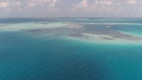 Aerial-view-approach-kitesurf-beach-camp-in-saki-saki-island,-los-Roques