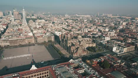 vista remota de todo el zócalo de la ciudad de méxico al amanecer