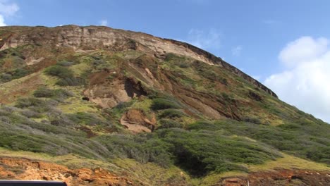 Koko-Head-Krater-über-Palea-Point-Am-Eingang-Nach-Hanauma,-Oahu,-Hawaii