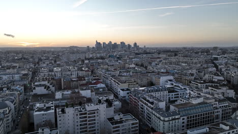 Una-Mirada-Al-Cielo:-Los-Barrios-Residenciales-De-París-Exudan-El-Encanto-Del-Viejo-Mundo.