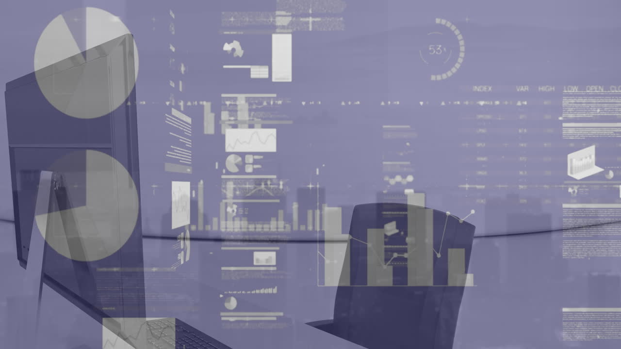 animazione di schermi con elaborazione dei dati su scrivania d'ufficio contro cityscape