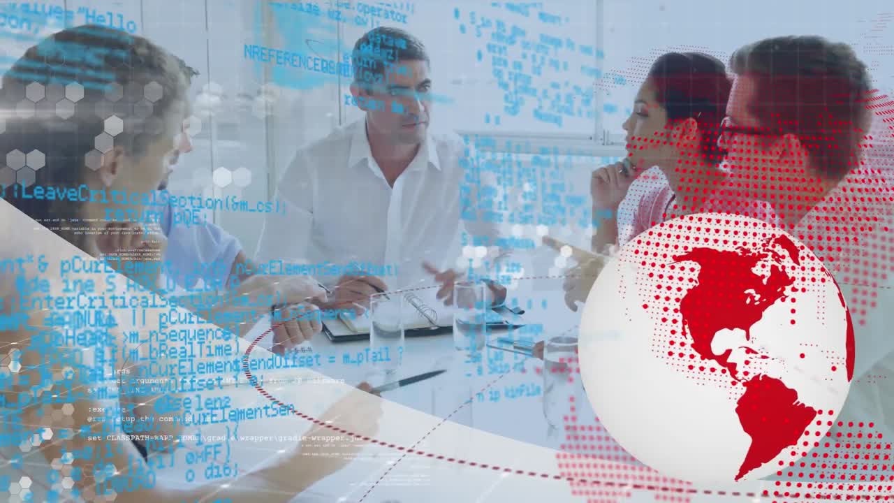 анимация вращающегося глобуса и обработка данных над деловыми коллегами, разговаривающими на встрече