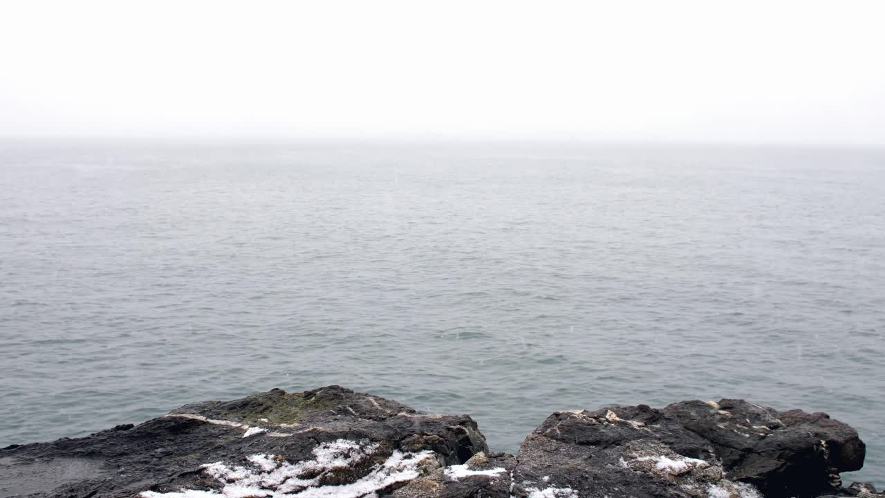 메인 절벽 간과 중간 눈 60fps