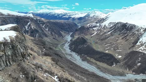 Schneebedeckte-Berge-Am-Aussichtspunkt-Gudauri-In-Ganisi,-Georgien