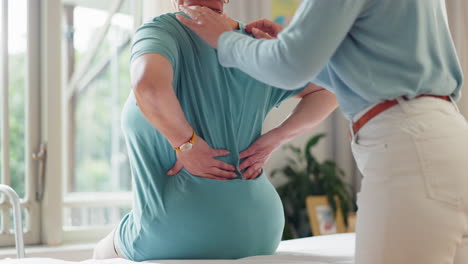 fisioterapia, las manos del paciente