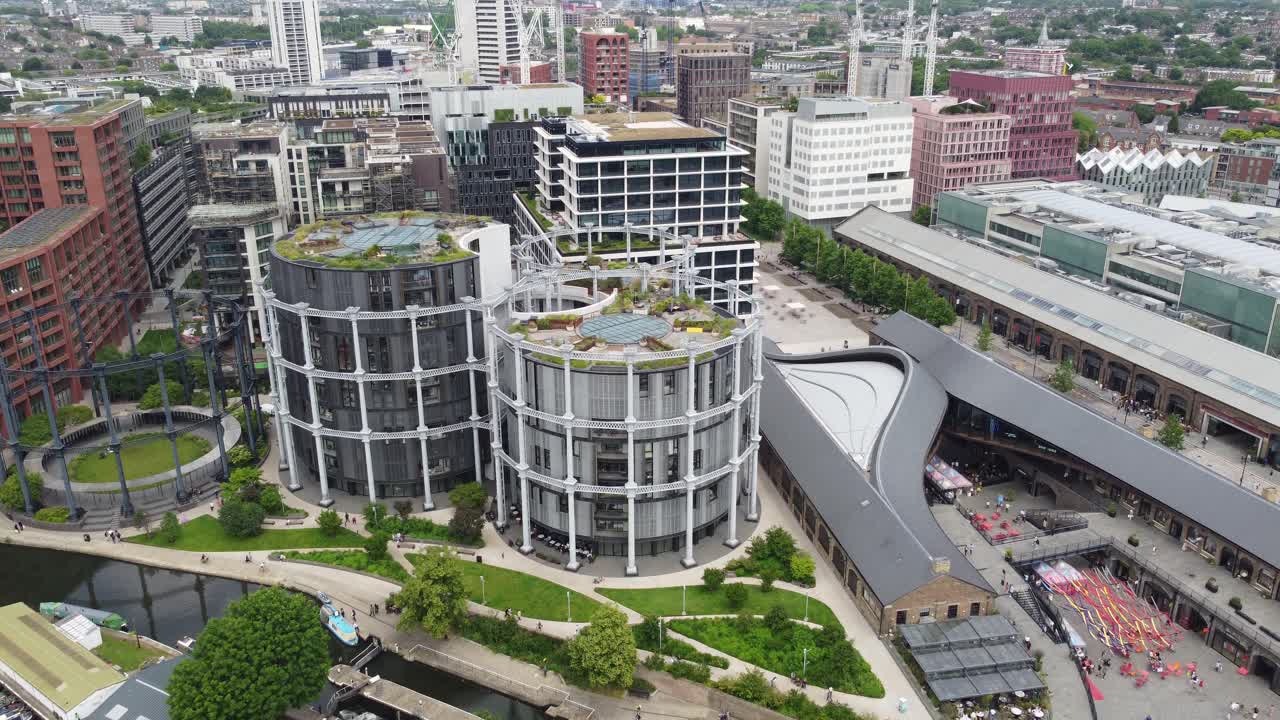 가스 홀더 공원 및 아파트 개조 런던 킹스 크로스 상승 드론 조감도