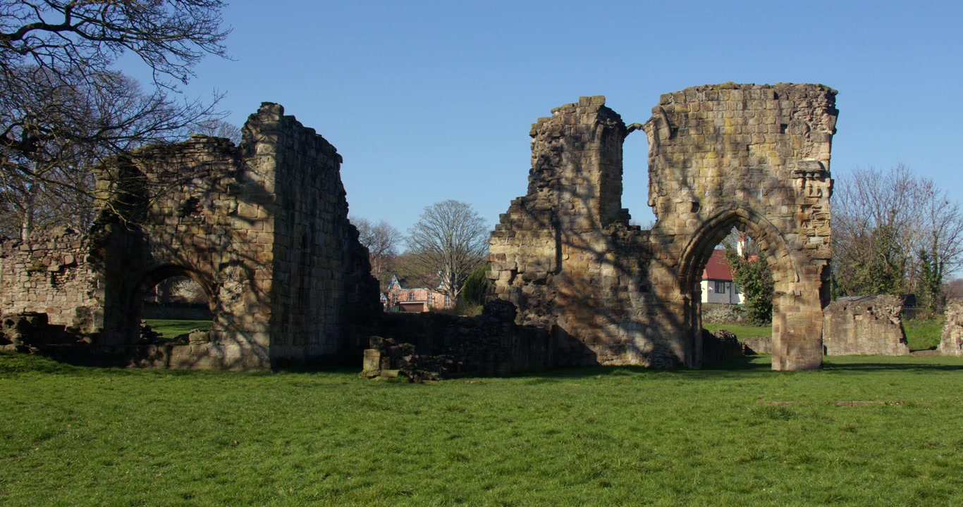 Veduta Ampia del Prospetto Nord dell'Abbazia di Basingwerk