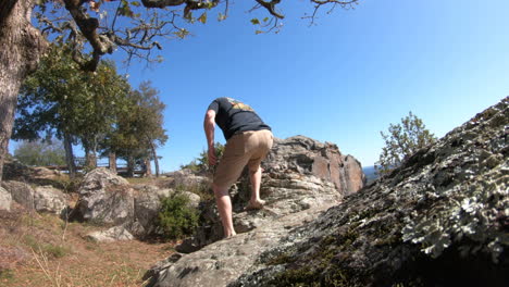 Parque-Estatal-Petit-Jean-Arkansas-Caminando-Sobre-Las-Rocas