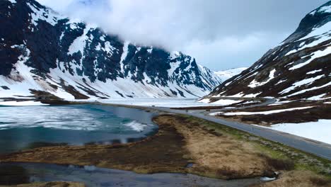 imágenes aéreas de la hermosa naturaleza de noruega.