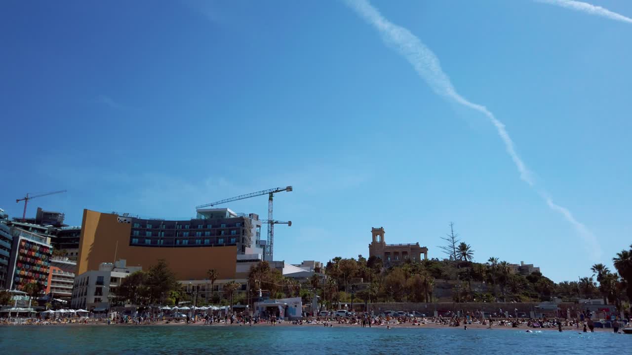 화창한 봄날 몰타, 세인트 줄리안, 페이스빌, 세인트 조지 베이의 비디오