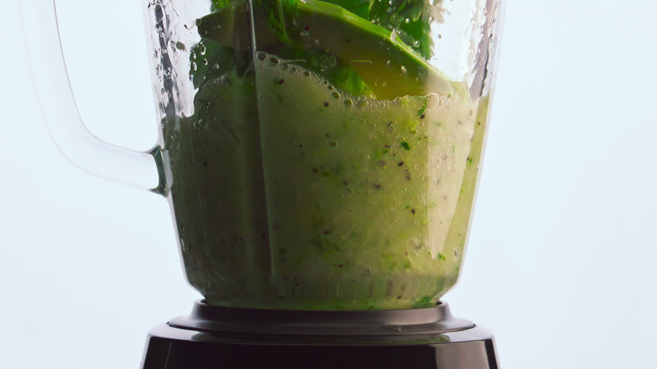 신선한 채소와 과일을 는 슈퍼 슬로 모션 클로즈업