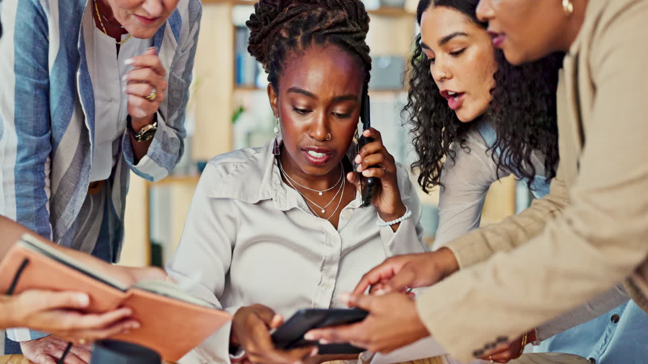 회의에서 사업가 여성