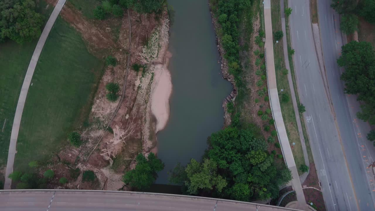 휴스턴 시를 가로지르는 버팔로 바유의 조감도