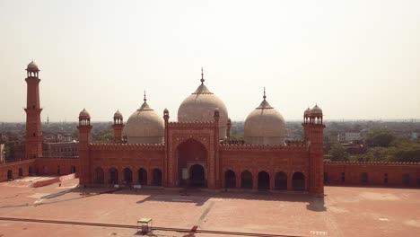 4k aerial footage to the badshahi mosque main courtyard