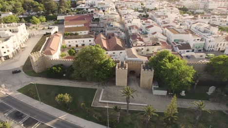 puerta de la ciudad porta de sao goncalo en lagos, algarve, portugal