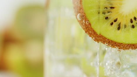 kiwi soda with ice