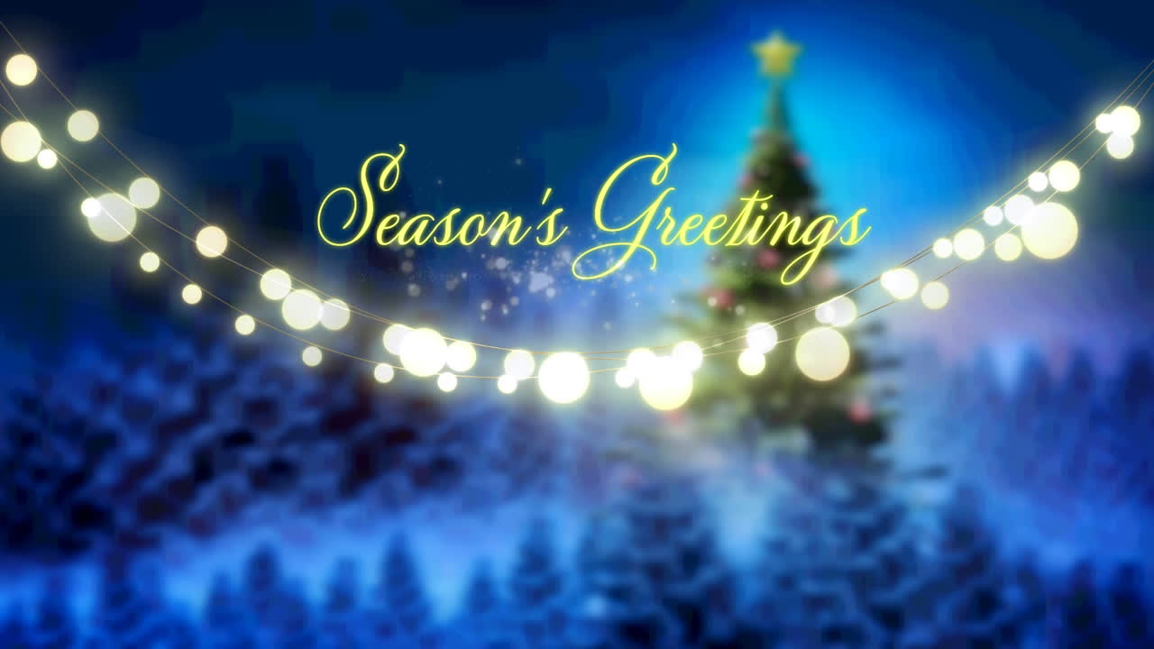 크리스마스 시즌의 애니메이션 축하와 크리스마스 트리 위에 반 ⁇ 이는 요정 빛