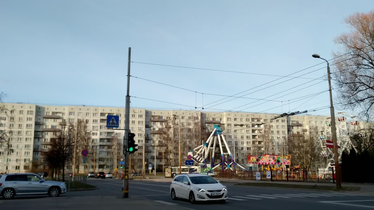 веселая развлекательная поездка в маленьком городке пурвциемс рига латвия