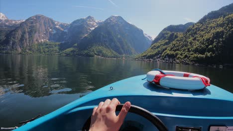 viaje en barco por el lago hallstatt, austria