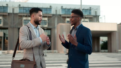 ciudad, hombres e ideas con gente de negocios