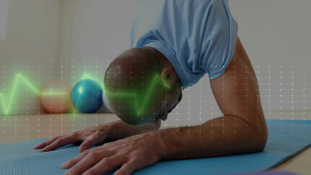 Mann som utfører underarmsplanke, utfører små hode- og overkroppspulser mens grønn EKG synkroniseres for trening.