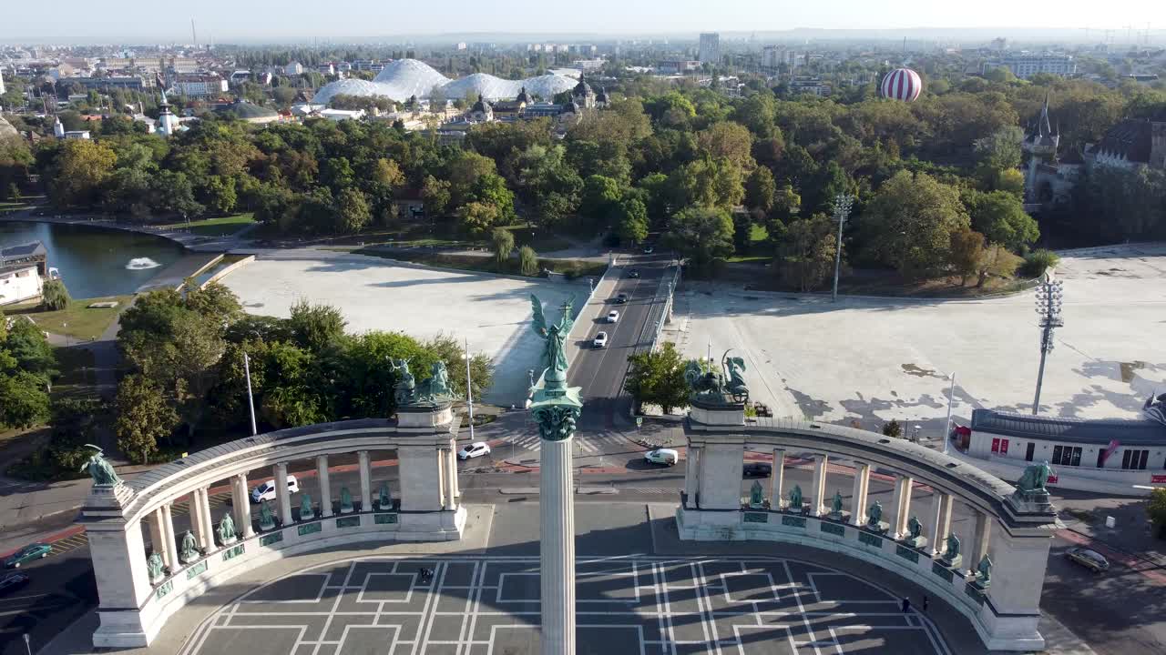 Symbolic Heroes' Square landmark with Millennium Monument in Budapest
