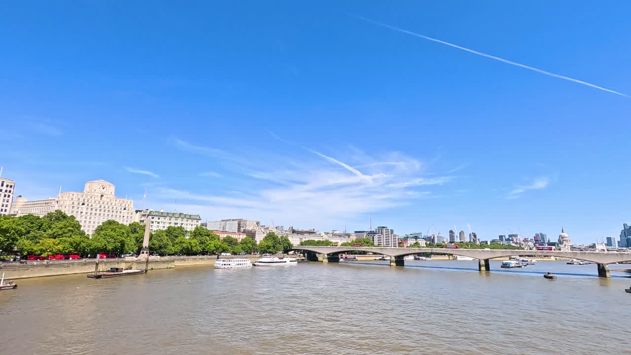 런던의 테임즈 강의 경치