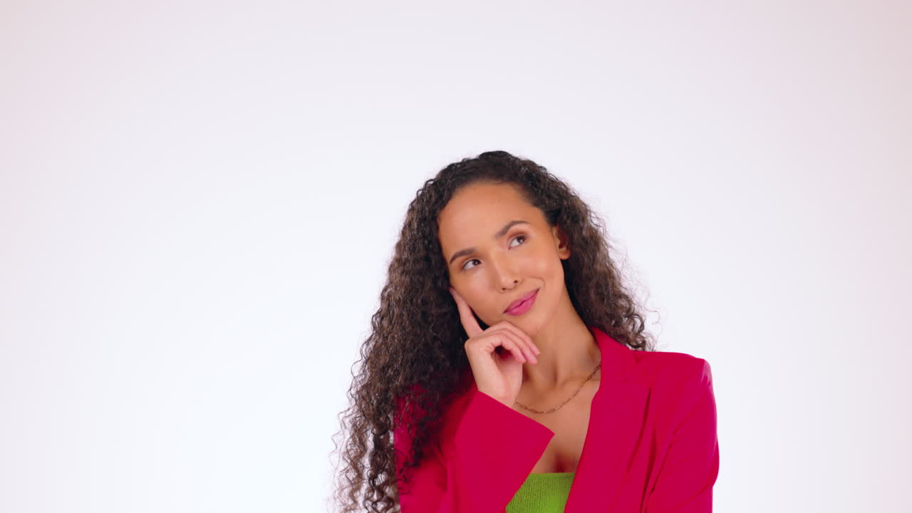 pensando, curiosa y mujer con un gesto