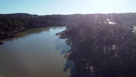 Panning-drone-shot-of-Lake-Arareco,-Chihuahua