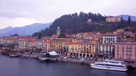 Volando-Lejos-De-Bellagio,-Italia