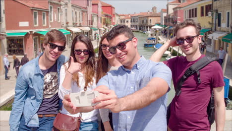 friends taking a selfie in venice