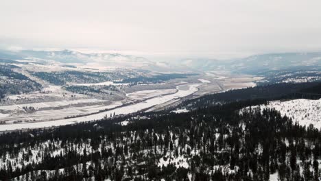 Paisaje-Invernal-De-La-Región-De-Thompson-nicola:-Una-Majestuosa-Vista-Aérea