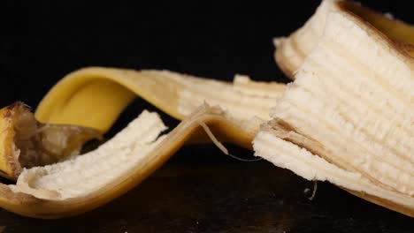 Fruta-Orgánica-Cáscara-De-Plátano-Piel-Closeup-Pan