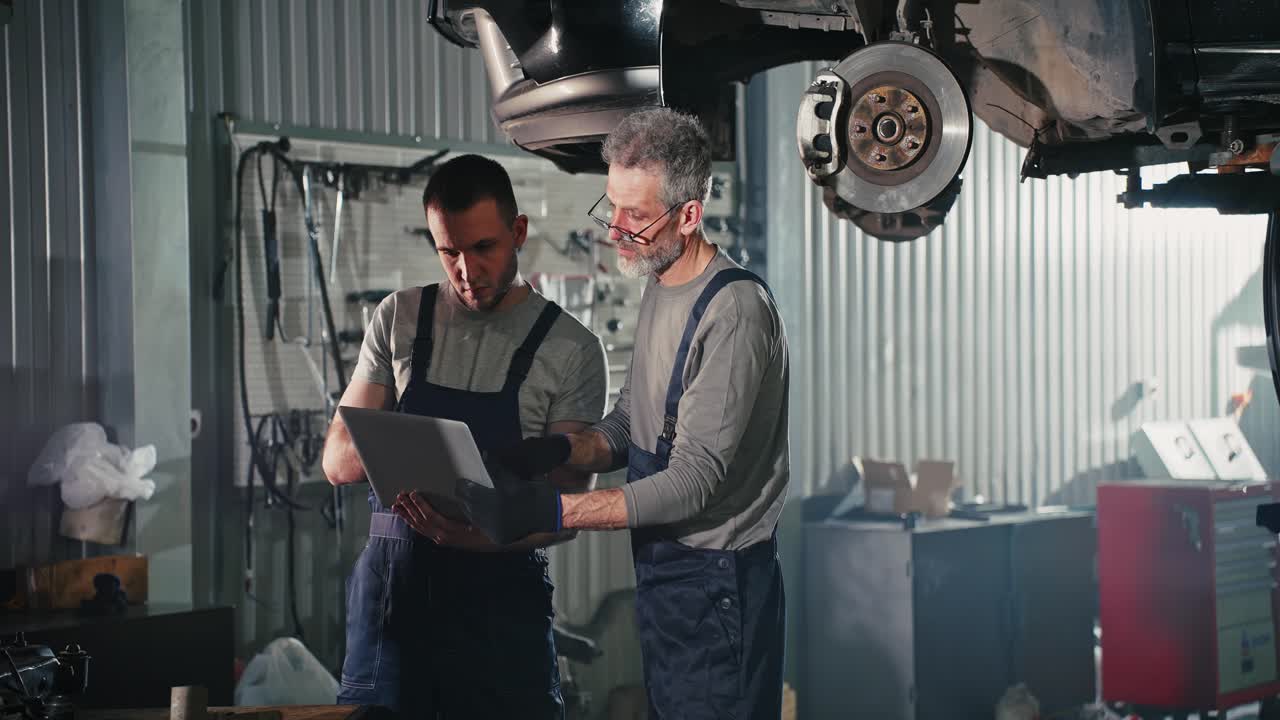 reparación y mantenimiento de automóviles