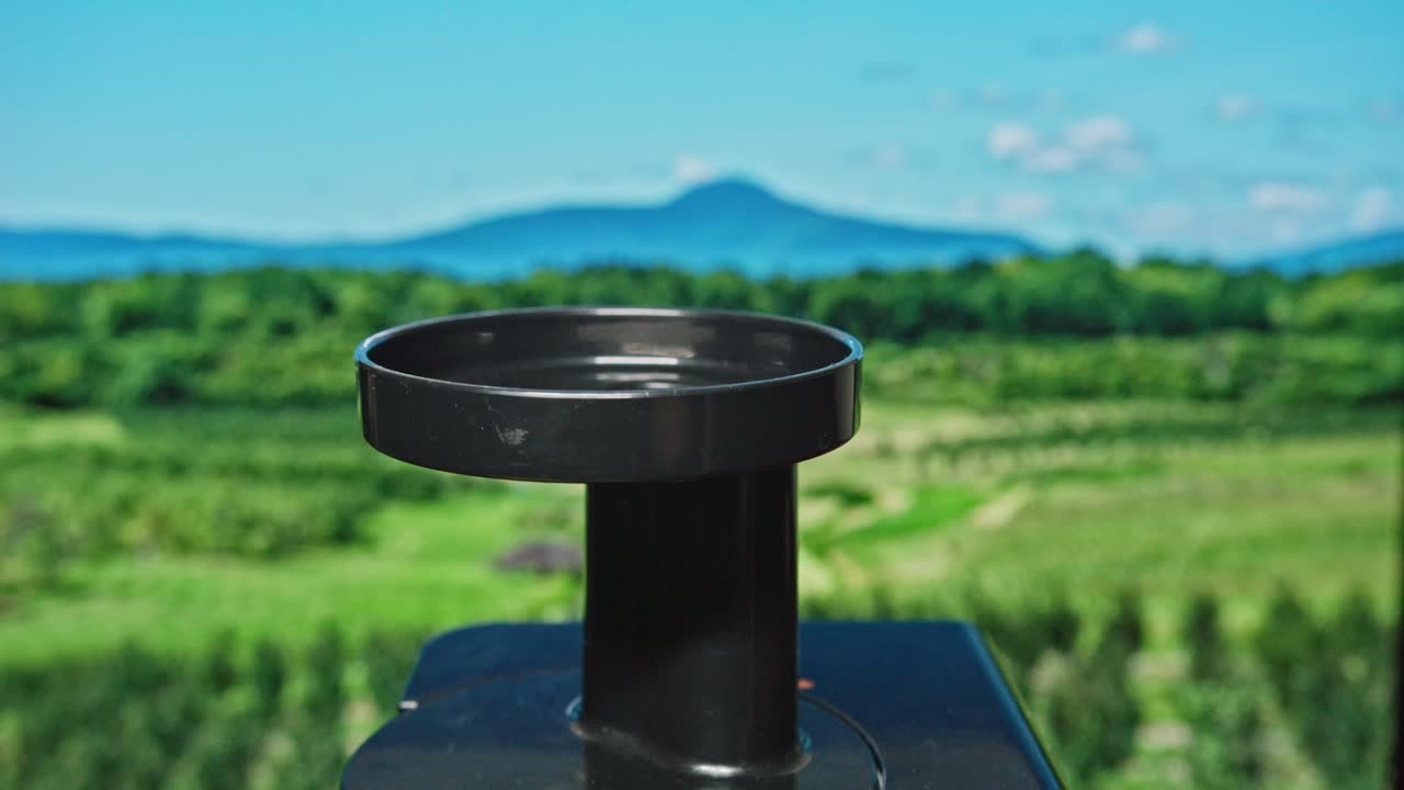 신선하고 건강한 사과주스를 만드는 오메가 착즙기