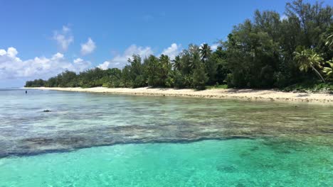 paisaje de una isla tropical del pacífico vista de la laguna y la costa