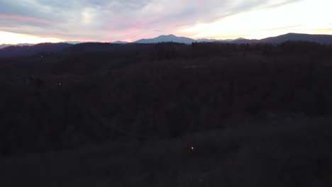 empuje aéreo a la montaña del abuelo en 4k