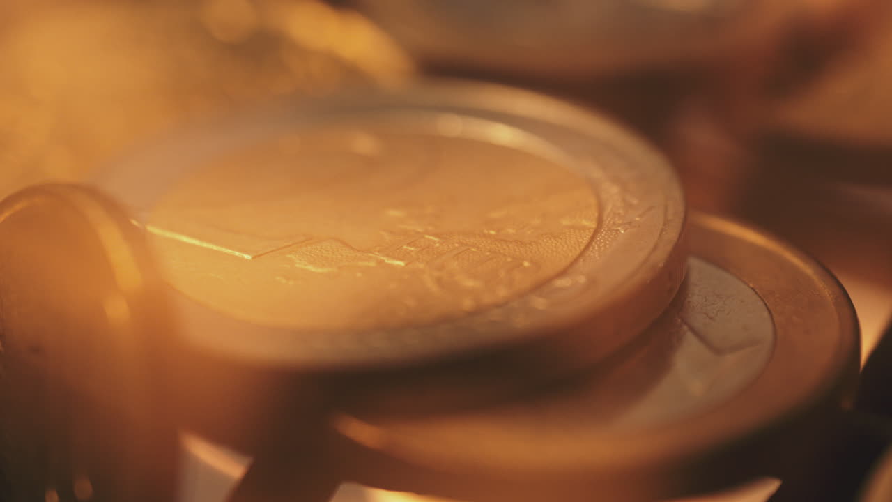 primer plano de las monedas de euro