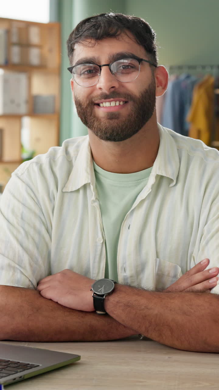 Portrait of a man with glasses and beard