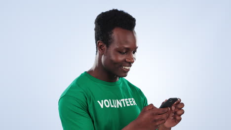 Volunteer-face,-phone-and-happy-black-man