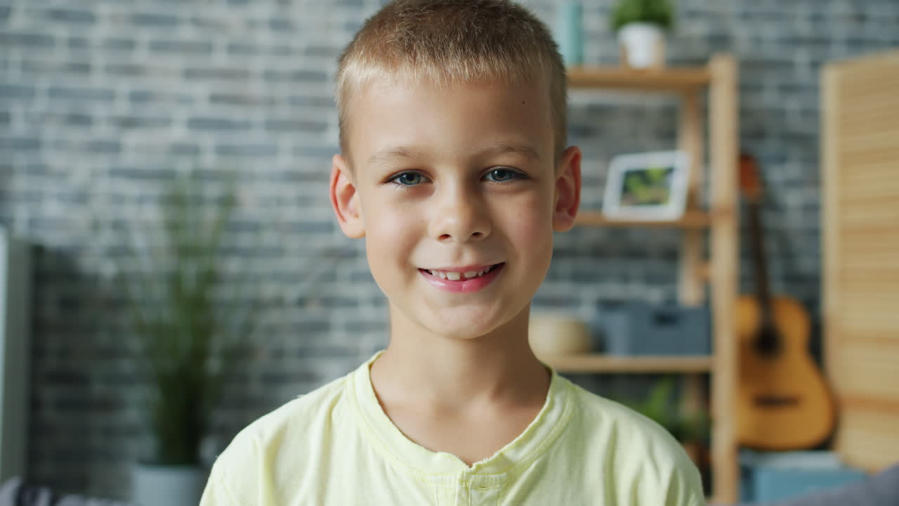 retrato de un niño sonriente