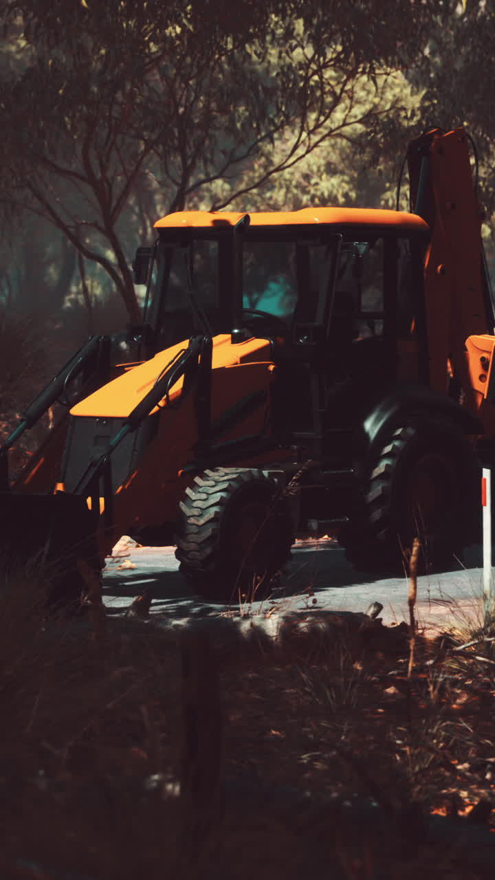 오렌지 숲 에 있는 발굴기